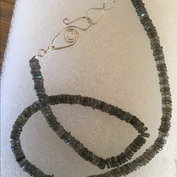 Labradorite And Fine Silver Necklace - Picture 3 of 8